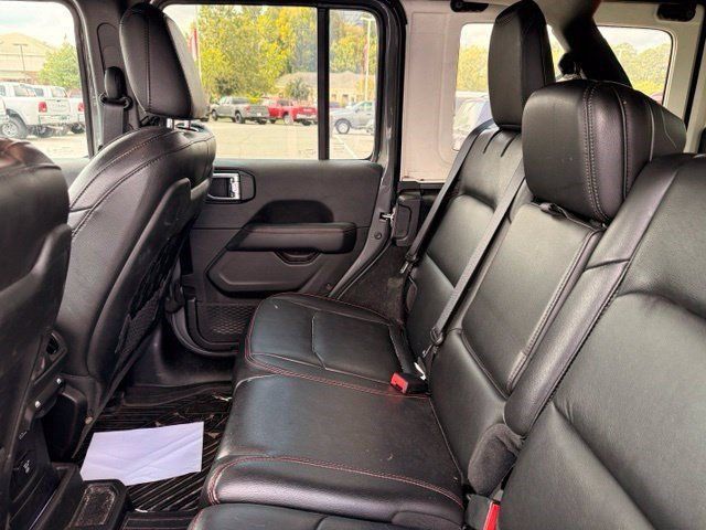 Used 2022 Jeep Wrangler Unlimited Rubicon w/ LED Lighting Group AWD/4WD image 12