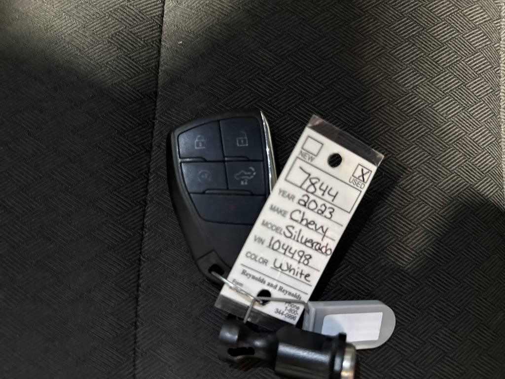Used 2023 Chevrolet Silverado 1500 LT AWD/4WD image 25