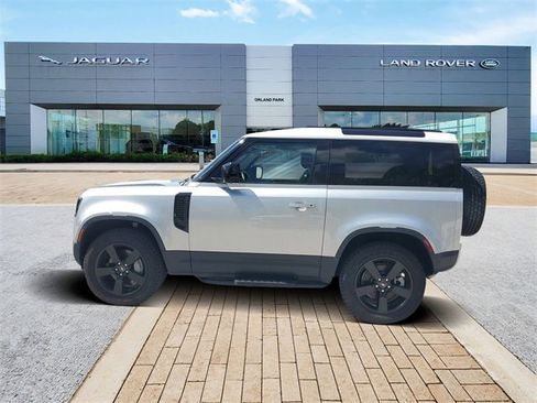 Used 2021 Land Rover Defender 90 First Edition image 8