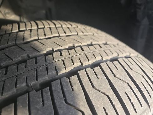 Used 2025 Nissan Rogue SL image 42