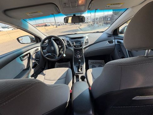Used 2016 Hyundai Elantra SE w/ Option Group 02 FWD image 13