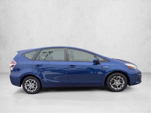 Used 2015 Toyota Prius V Two image 4