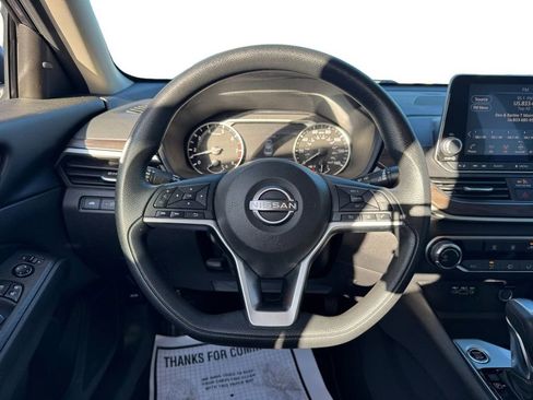 Used 2024 Nissan Altima 2.5 SV FWD image 14