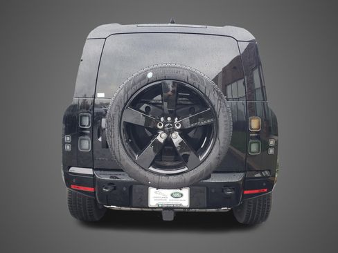 New 2026 Land Rover Defender 110 X-Dynamic SE image 6