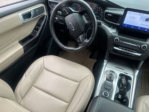 Used 2020 Ford Explorer XLT w/ Equipment Group 202A image 22