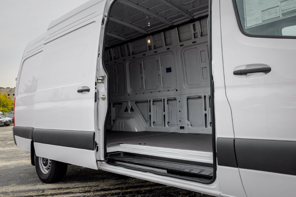 New 2025 Mercedes-Benz eSprinter 170 Cargo image 11