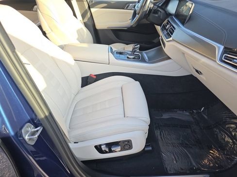Used 2022 BMW X5 xDrive40i w/ M Sport Package image 17