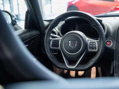 Used 2013 SRT Viper GTS w/ GTS Laguna Interior Pkg image 38