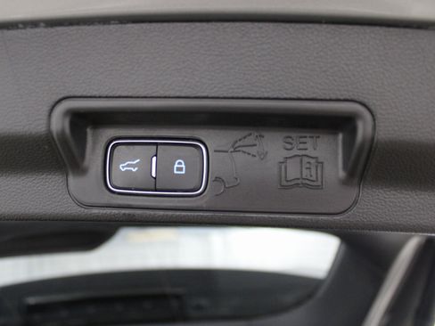 Used 2021 Ford Explorer Platinum w/ Equipment Group 601A image 22