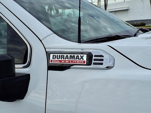 Used 2025 GMC Sierra 2500 SLT w/ SLT Convenience Package image 11