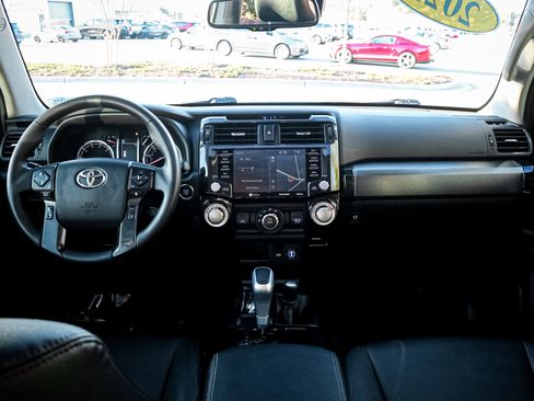 Used 2021 Toyota 4Runner TRD Off-Road Premium image 29