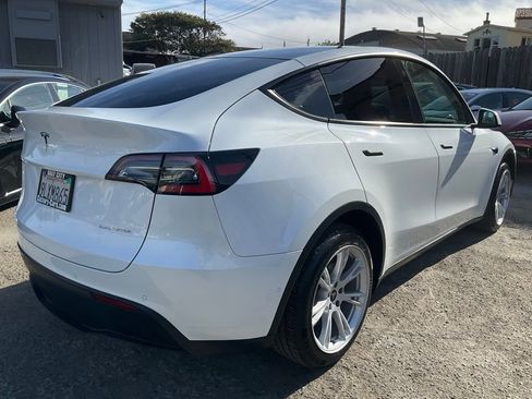 Used 2021 Tesla Model Y Long Range image 84