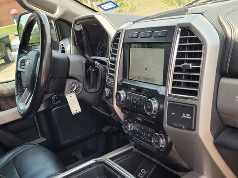 Used 2017 Ford F250 Lariat w/ Lariat Value Package AWD/4WD image 11
