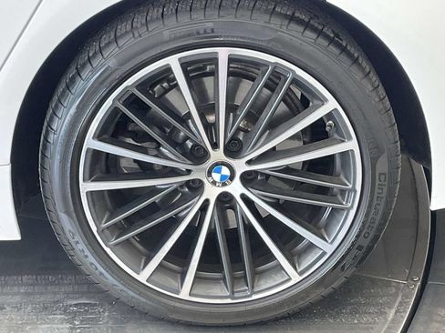 Used 2022 BMW 530i xDrive w/ Premium Package AWD/4WD image 13