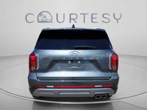 Used 2024 Hyundai Palisade SEL w/ Premium Package FWD image 4