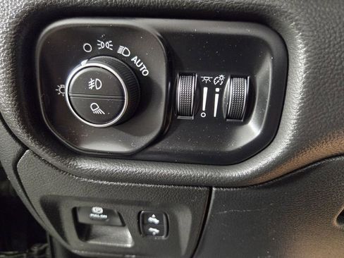 Used 2021 RAM 1500 Laramie w/ Sport Appearance Package AWD/4WD image 19
