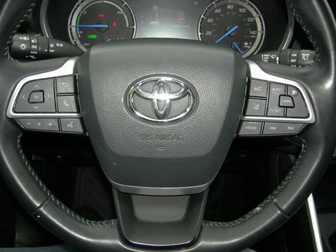 Used 2022 Toyota Highlander XLE image 14