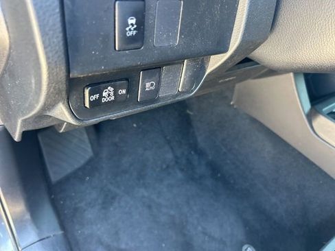 Used 2021 Toyota Tacoma SR5 RWD image 23