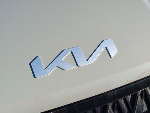 New 2026 Kia Carnival EX image 29