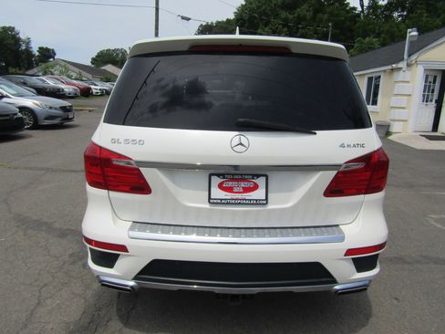 Used 2015 Mercedes-Benz GL 550 4MATIC image 6