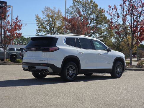 Used 2025 GMC Acadia Elevation image 5