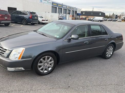 Used 2010 Cadillac DTS Premium image 25