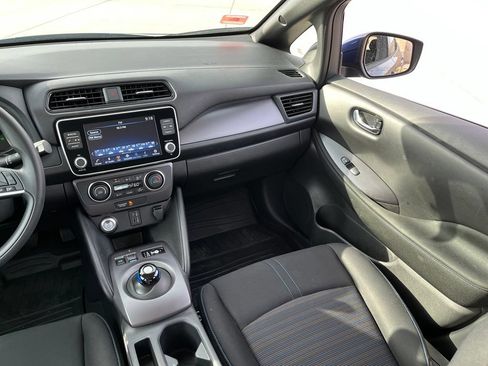 Used 2025 Nissan Leaf S FWD image 13