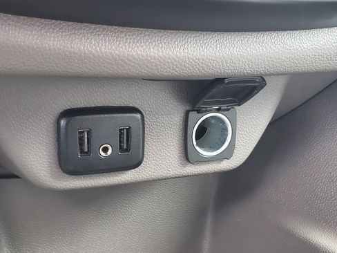 Used 2019 Chevrolet Traverse LT FWD image 23