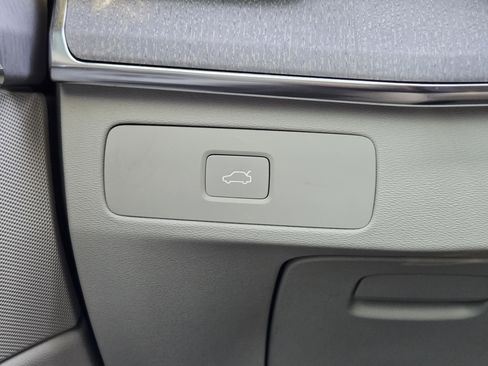 New 2026 Volvo XC90 B6 Ultra w/ Protection Package image 25