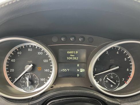 Used 2011 Mercedes-Benz GL 550 4MATIC image 19