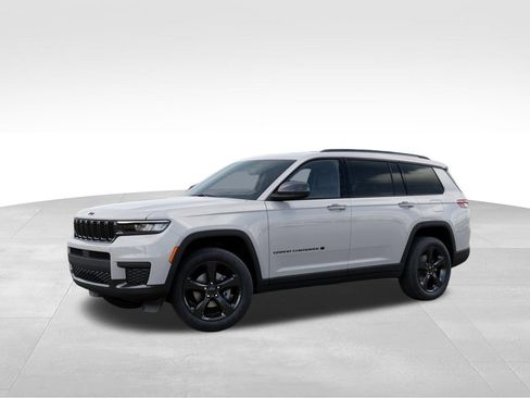 New 2025 Jeep Grand Cherokee L Altitude AWD/4WD image 2