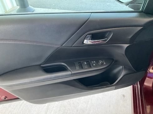 Certified 2017 Honda Accord Sport Special Edition image 4