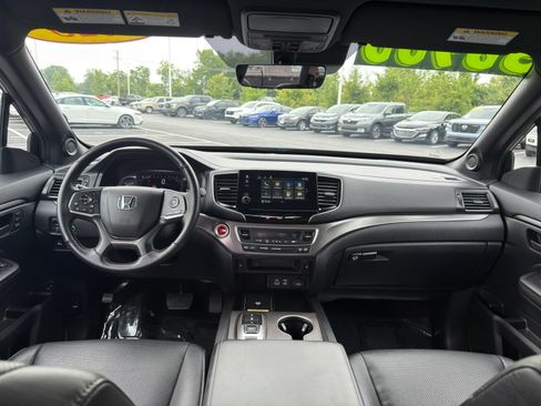 Used 2025 Honda Passport EX-L image 32