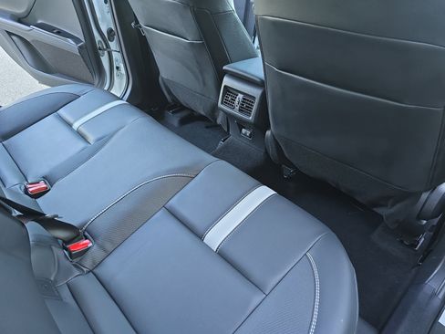 Used 2025 Toyota Camry SE w/ Convenience Package FWD image 11