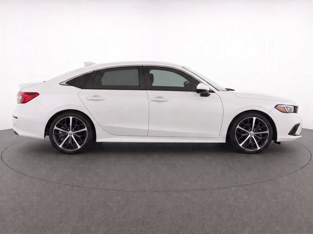 Used 2024 Honda Civic Touring image 2