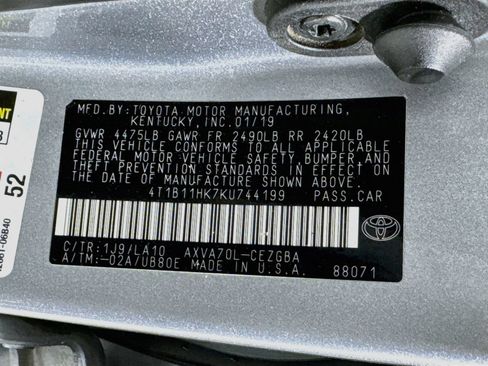 Used 2019 Toyota Camry XLE FWD image 39