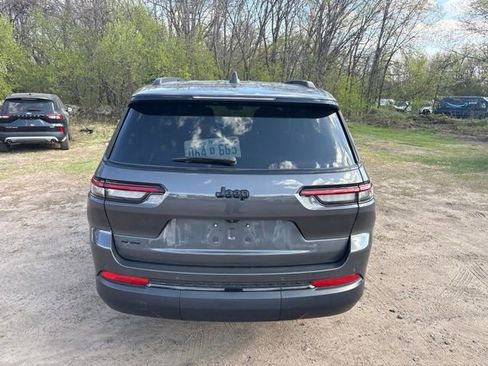 Used 2024 Jeep Grand Cherokee L Altitude AWD/4WD image 8