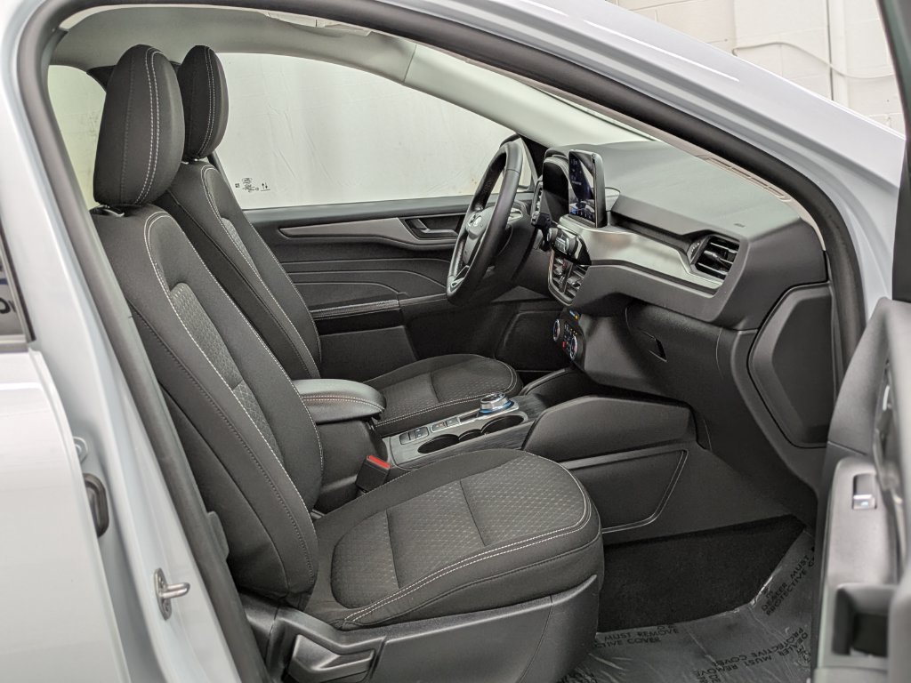 Used 2025 Ford Escape Active AWD/4WD image 25