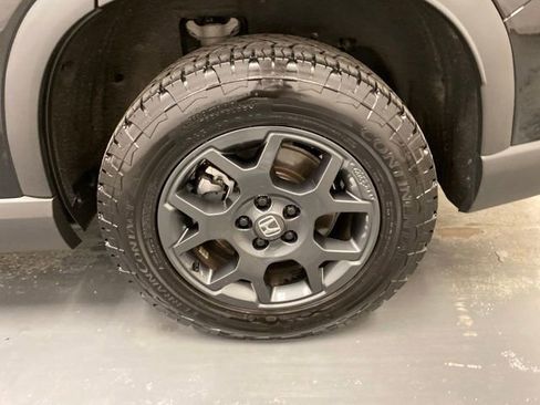 Used 2025 Honda Pilot TrailSport image 31