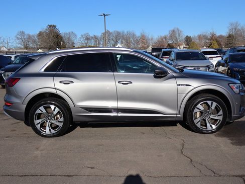 Used 2021 Audi e-tron Premium Plus w/ Premium Plus Package image 4