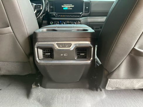 Used 2024 Chevrolet Silverado 2500 LTZ w/ LTZ Convenience Package AWD/4WD image 30