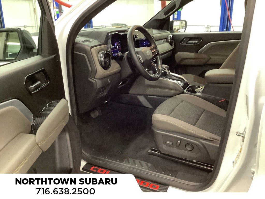 Used 2024 Chevrolet Colorado ZR2 w/ Technology Package AWD/4WD image 13