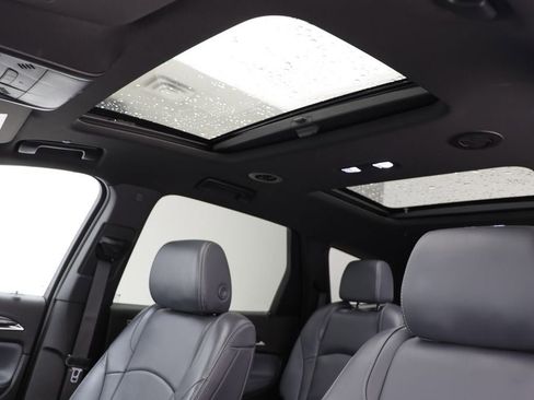 Used 2022 Buick Enclave Essence w/ Experience Buick Package image 18