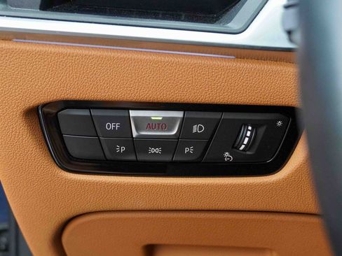 Used 2021 BMW 430i xDrive Coupe w/ Convenience Package image 17