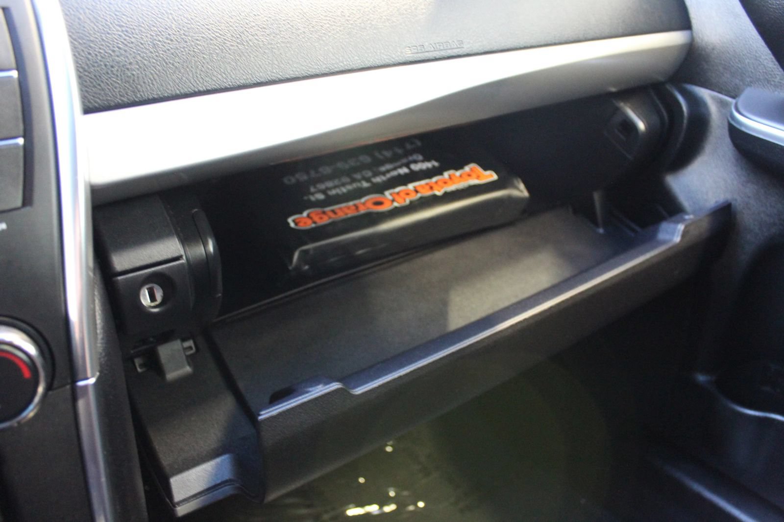 Used 2016 Toyota Camry SE FWD image 19