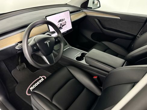 Used 2023 Tesla Model Y Long Range image 15