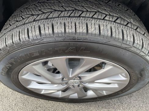 Used 2025 Buick Enclave Preferred image 33