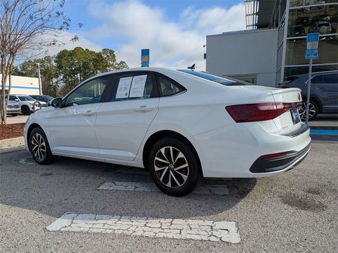 Certified 2025 Volkswagen Jetta S image 4