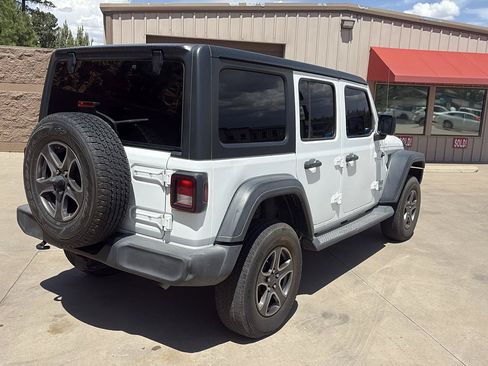 Used 2018 Jeep Wrangler Unlimited Sport S AWD/4WD image 7