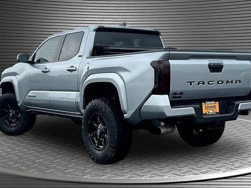 Used 2024 Toyota Tacoma SR5 AWD/4WD image 4